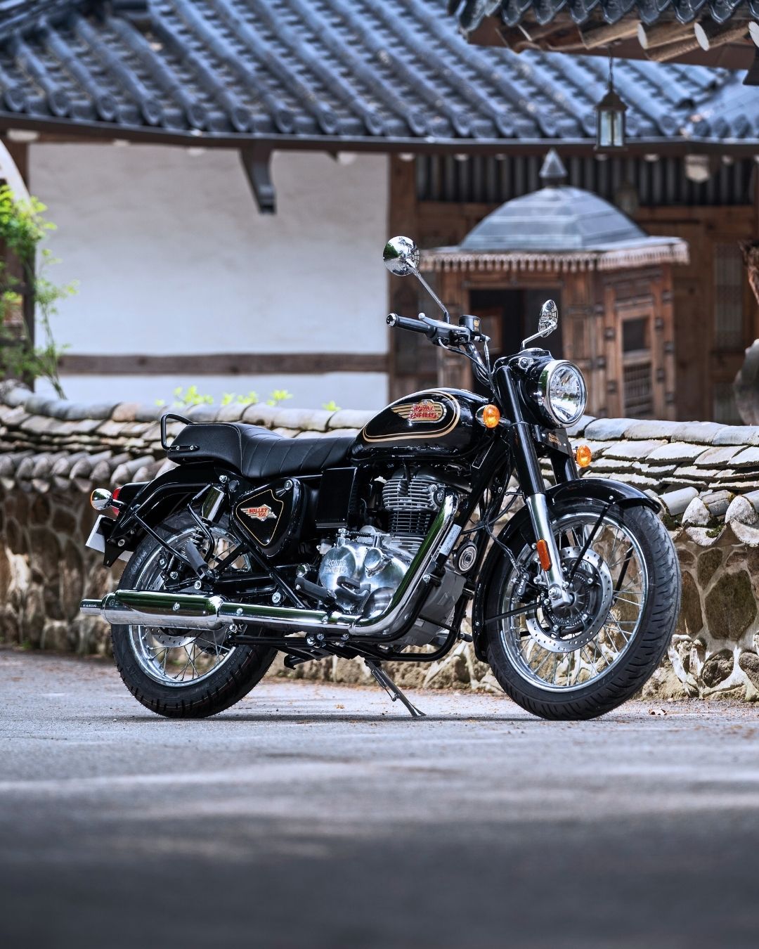 Bullet 350 Hero Image